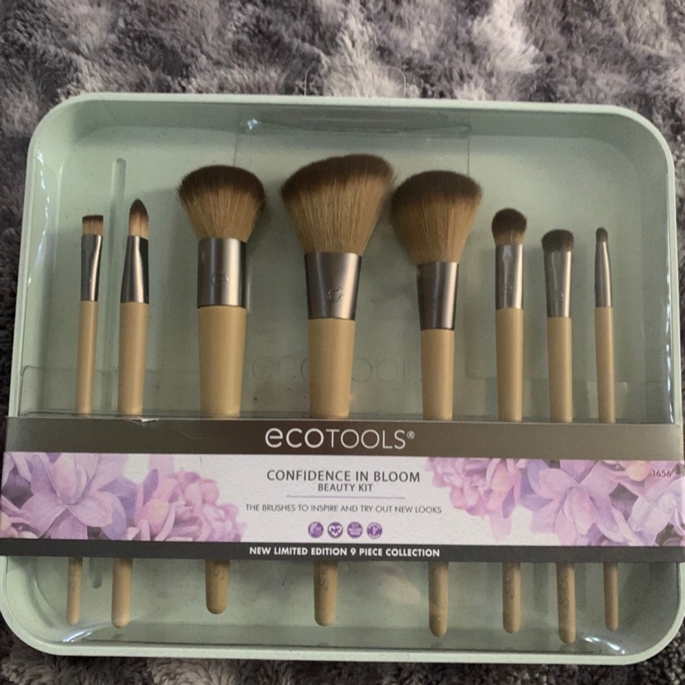 Ecotools Confidence in Bloom 9 Piece Brush and Tray set